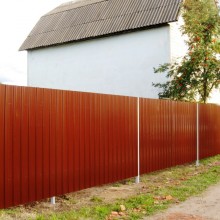 Забор из профнастила для дома
